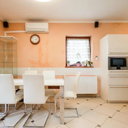 Casa vacanze Pet Friendly In With Kitchen