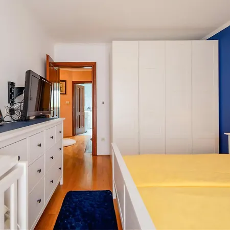 Pet Friendly In With Kitchen Casa vacanze Marinici (Primorsko-Goranska)